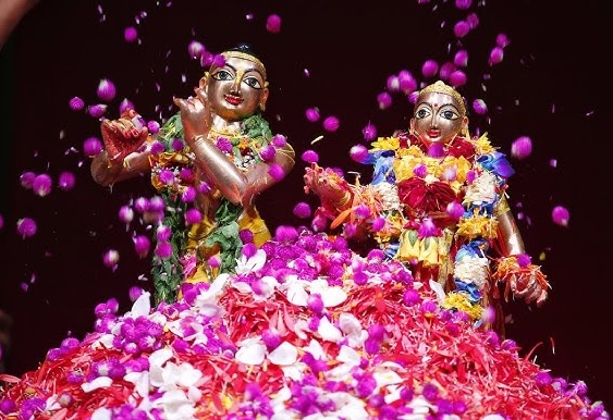 Pushpanjali Seva Janmashtami ISKCON Newtown 2